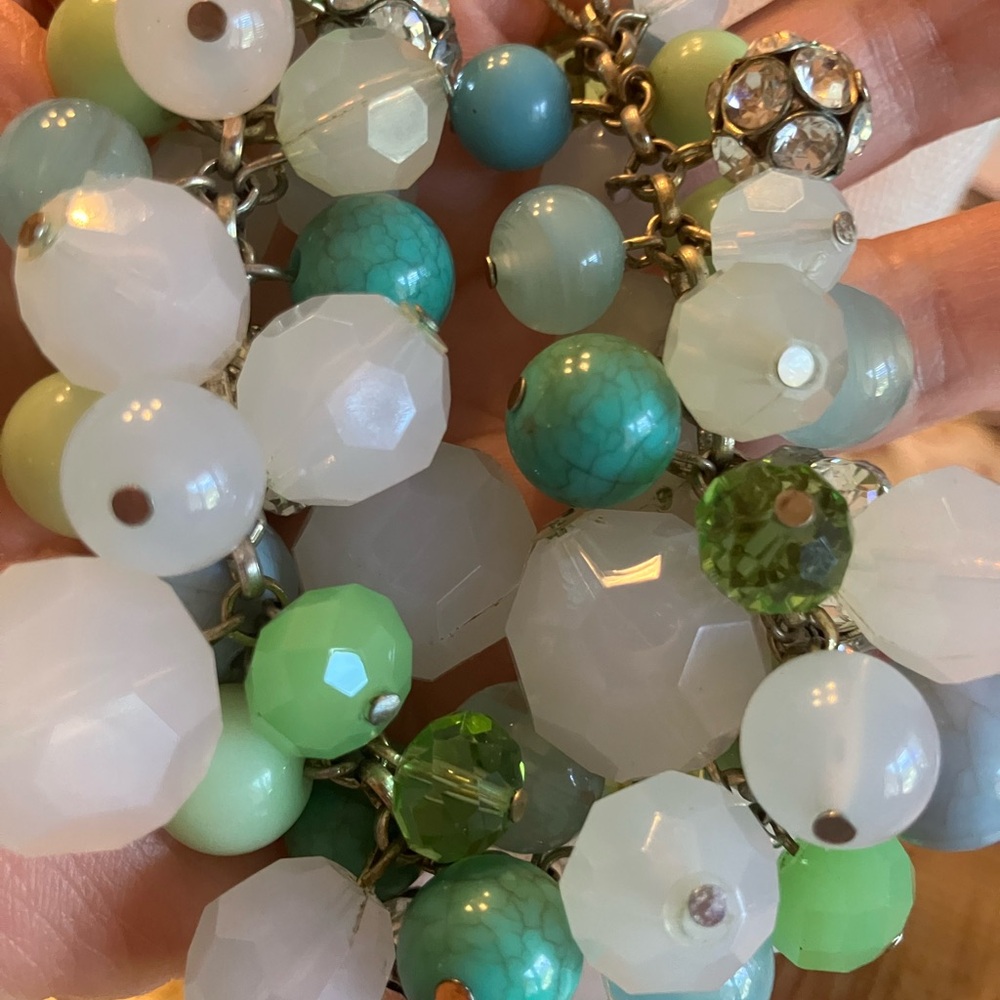 SEAFOAM GREEN  CLEAR  CRYSTALS NECKLACE - Picture 7 of 10